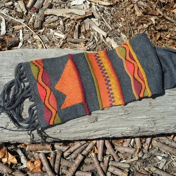 Gorgeous Peruvian Alpaca Scarf, Unisex, Like New, 8x66